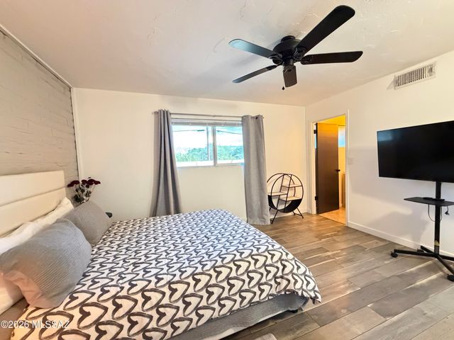 8271 E Kenyon Drive, Tucson, AZ 85710