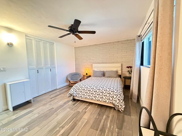 8271 E Kenyon Drive, Tucson, AZ 85710