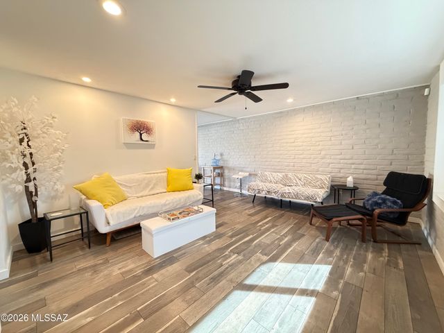 8271 E Kenyon Drive, Tucson, AZ 85710