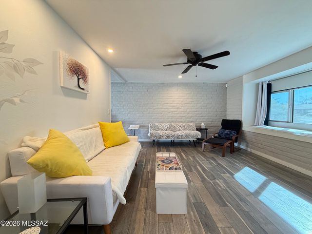 8271 E Kenyon Drive, Tucson, AZ 85710