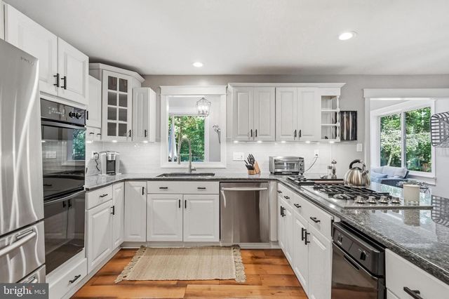 16 W ELIZABETH CT, Marlton, NJ 08053