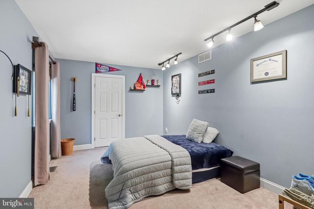 16 W ELIZABETH CT, Marlton, NJ 08053