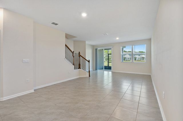 196 Redbud Rd, Palm Coast, FL 32137