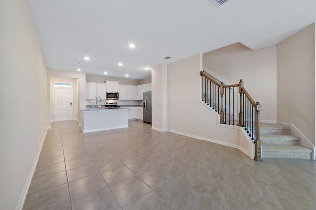 196 Redbud Rd, Palm Coast, FL 32137