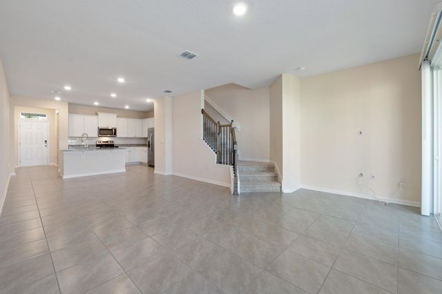 196 Redbud Rd, Palm Coast, FL 32137