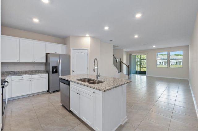 196 Redbud Rd, Palm Coast, FL 32137