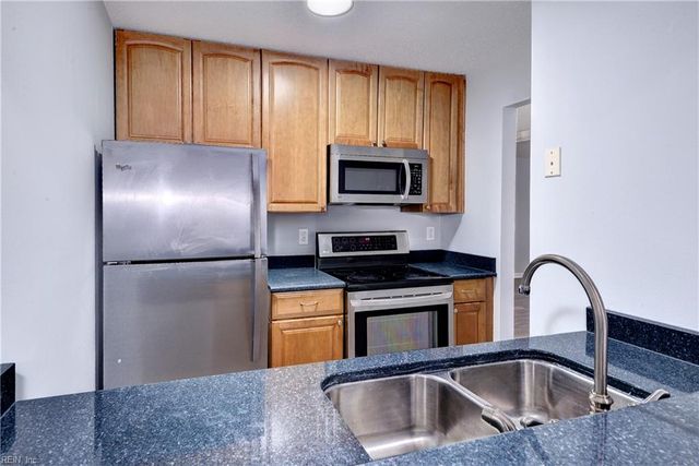 209 Quarter Trl Apt D, Newport News, VA 23608