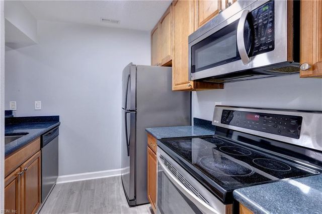 209 Quarter Trl Apt D, Newport News, VA 23608