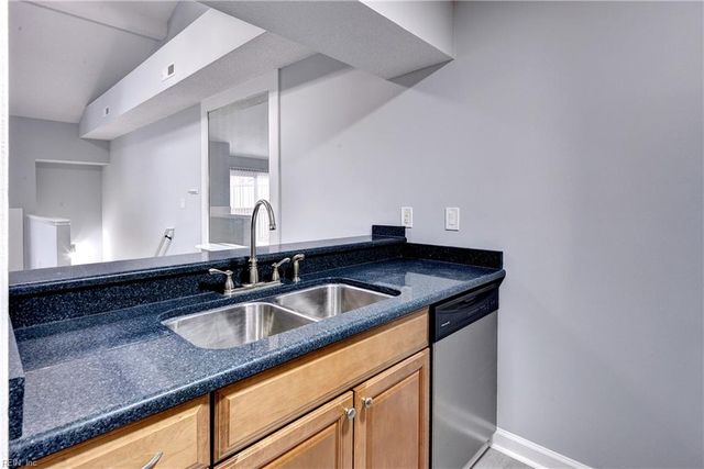 209 Quarter Trl Apt D, Newport News, VA 23608