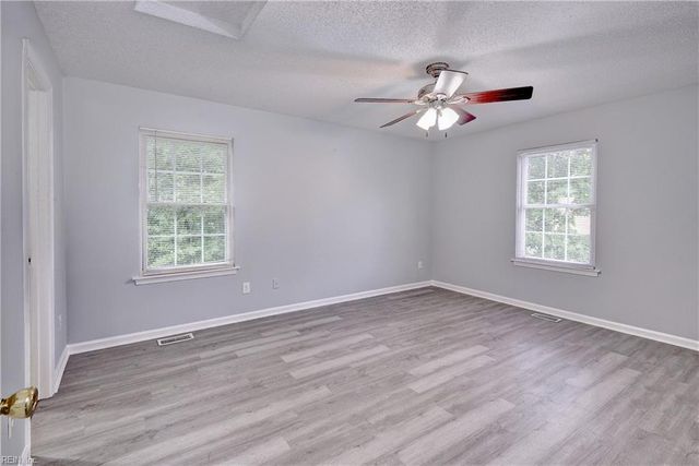 209 Quarter Trl Apt D, Newport News, VA 23608