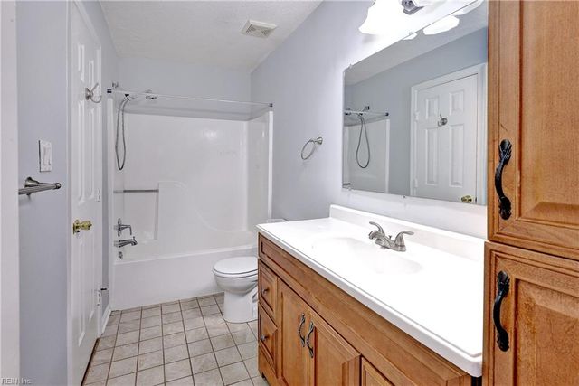 209 Quarter Trl Apt D, Newport News, VA 23608