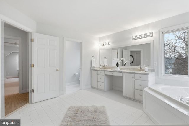 22 SPRINGLEA LN, Chester Springs, PA 19425