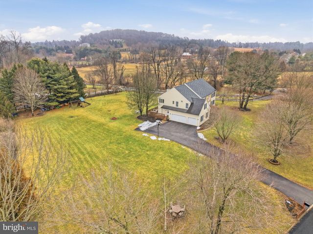 22 SPRINGLEA LN, Chester Springs, PA 19425