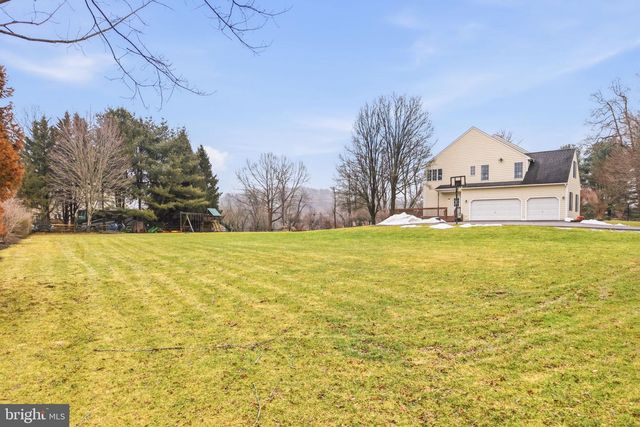 22 SPRINGLEA LN, Chester Springs, PA 19425