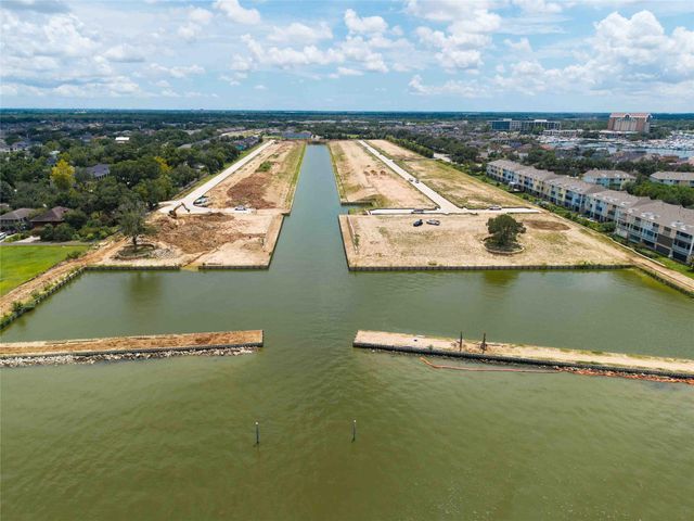 405 Seaway Drive, League City, TX 77573