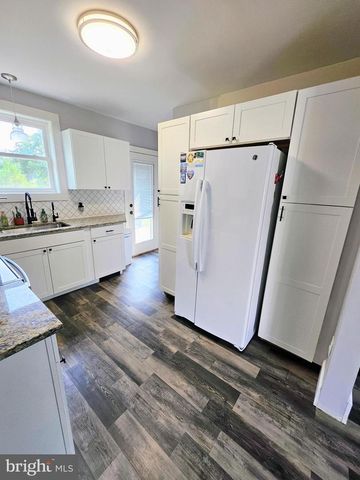 279 RUSSELL AVE, Vineland, NJ 08360