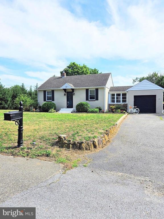 279 RUSSELL AVE, Vineland, NJ 08360
