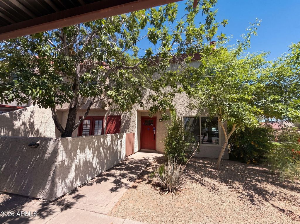 2040 S LONGMORE -- 39, Mesa, AZ 85202