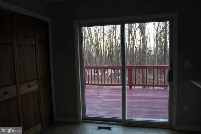 28 HENRY WAY, Linden, VA 22642