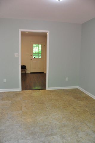 28 HENRY WAY, Linden, VA 22642