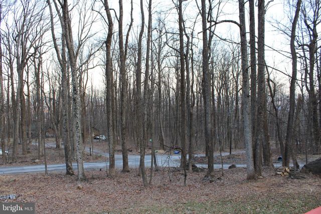 28 HENRY WAY, Linden, VA 22642