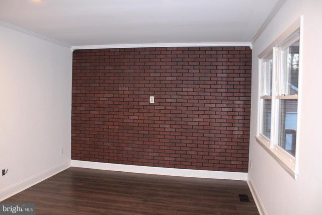 28 HENRY WAY, Linden, VA 22642