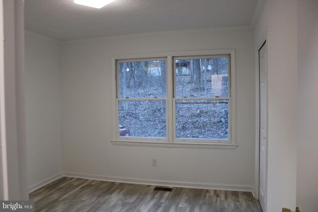 28 HENRY WAY, Linden, VA 22642