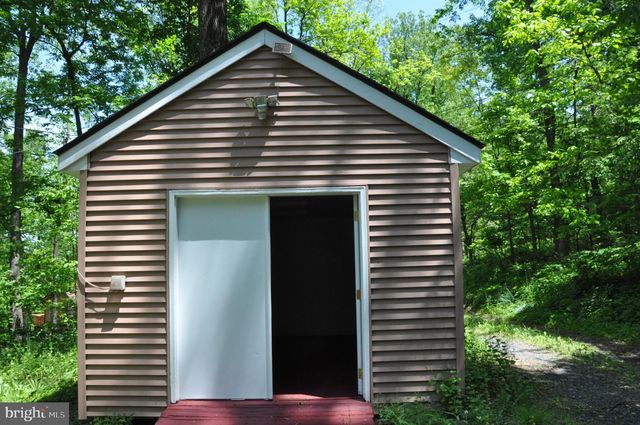28 HENRY WAY, Linden, VA 22642
