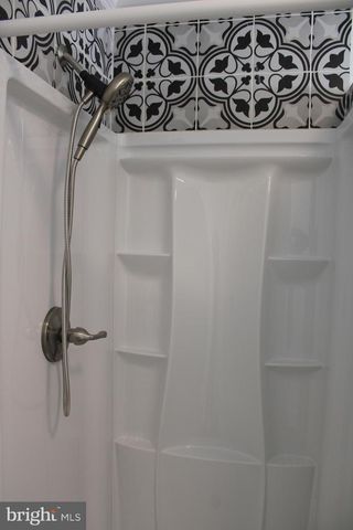 28 HENRY WAY, Linden, VA 22642