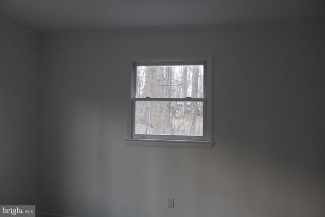 28 HENRY WAY, Linden, VA 22642