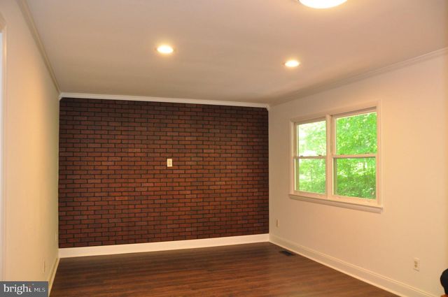 28 HENRY WAY, Linden, VA 22642