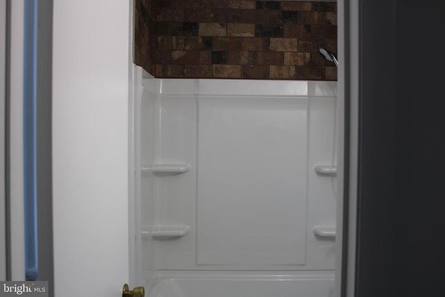 28 HENRY WAY, Linden, VA 22642