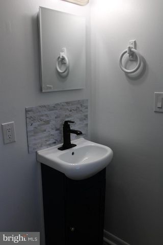 28 HENRY WAY, Linden, VA 22642