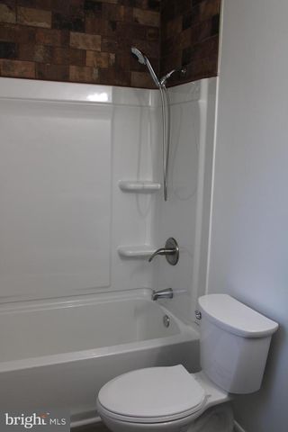 28 HENRY WAY, Linden, VA 22642