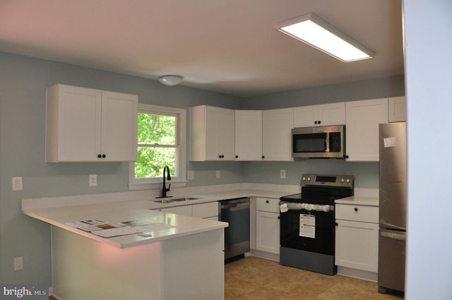 28 HENRY WAY, Linden, VA 22642