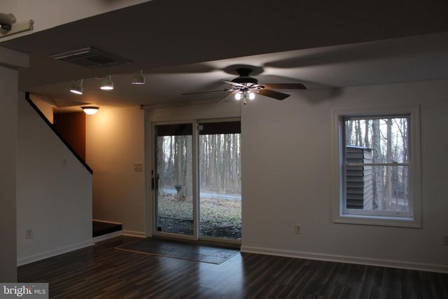 28 HENRY WAY, Linden, VA 22642