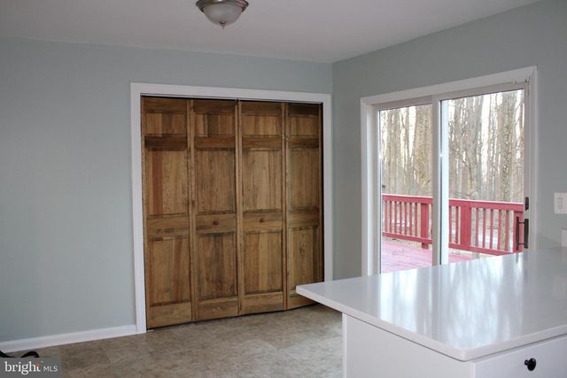 28 HENRY WAY, Linden, VA 22642