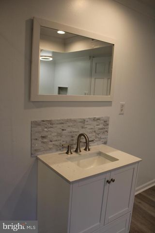 28 HENRY WAY, Linden, VA 22642