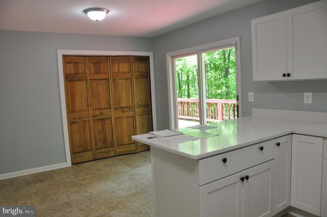 28 HENRY WAY, Linden, VA 22642
