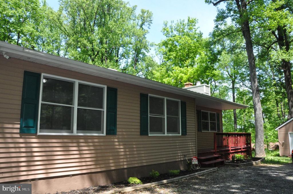 28 HENRY WAY, Linden, VA 22642