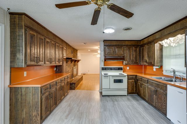 707 Summertown Hwy, Hohenwald, TN 38462