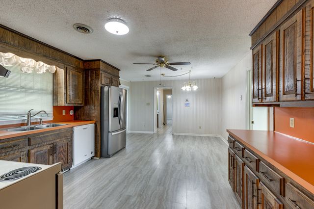 707 Summertown Hwy, Hohenwald, TN 38462