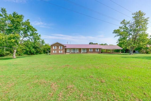707 Summertown Hwy, Hohenwald, TN 38462