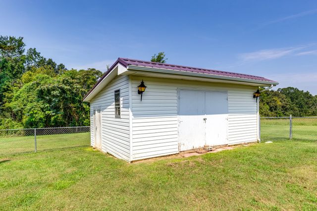 707 Summertown Hwy, Hohenwald, TN 38462