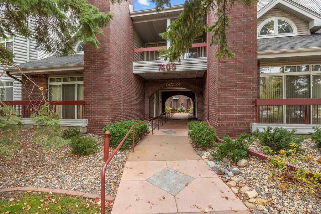 7400 Edinborough Way 5205, Edina, MN 55435 — exterior