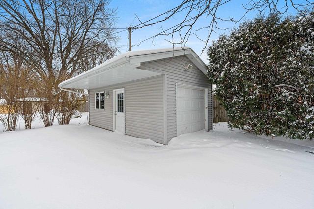 2405 N ERB STREET, Appleton, WI 54911