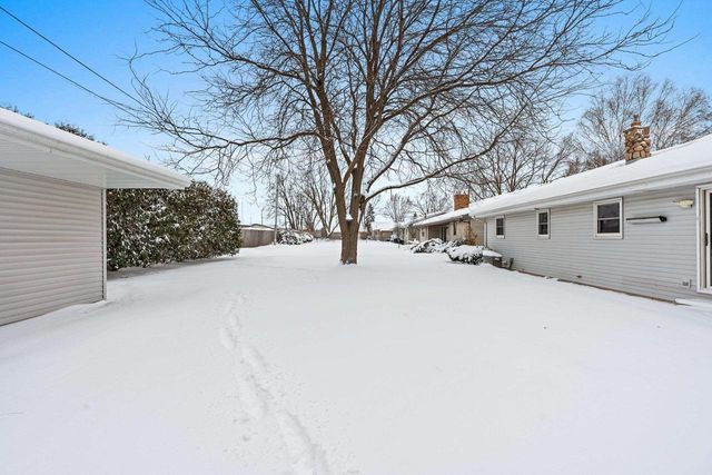 2405 N ERB STREET, Appleton, WI 54911