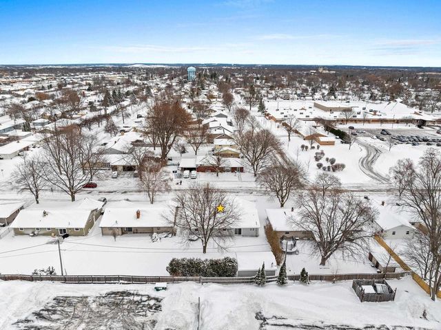 2405 N ERB STREET, Appleton, WI 54911