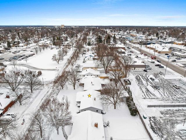 2405 N ERB STREET, Appleton, WI 54911