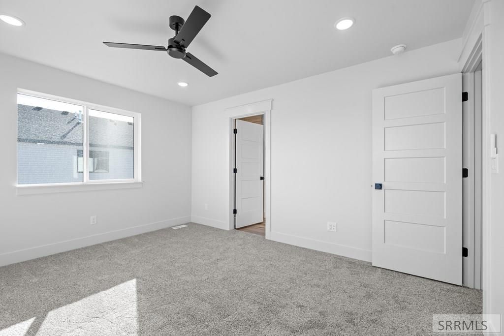 Image 19 of property listing at 763 Curlew Drive, Ammon, ID 83401